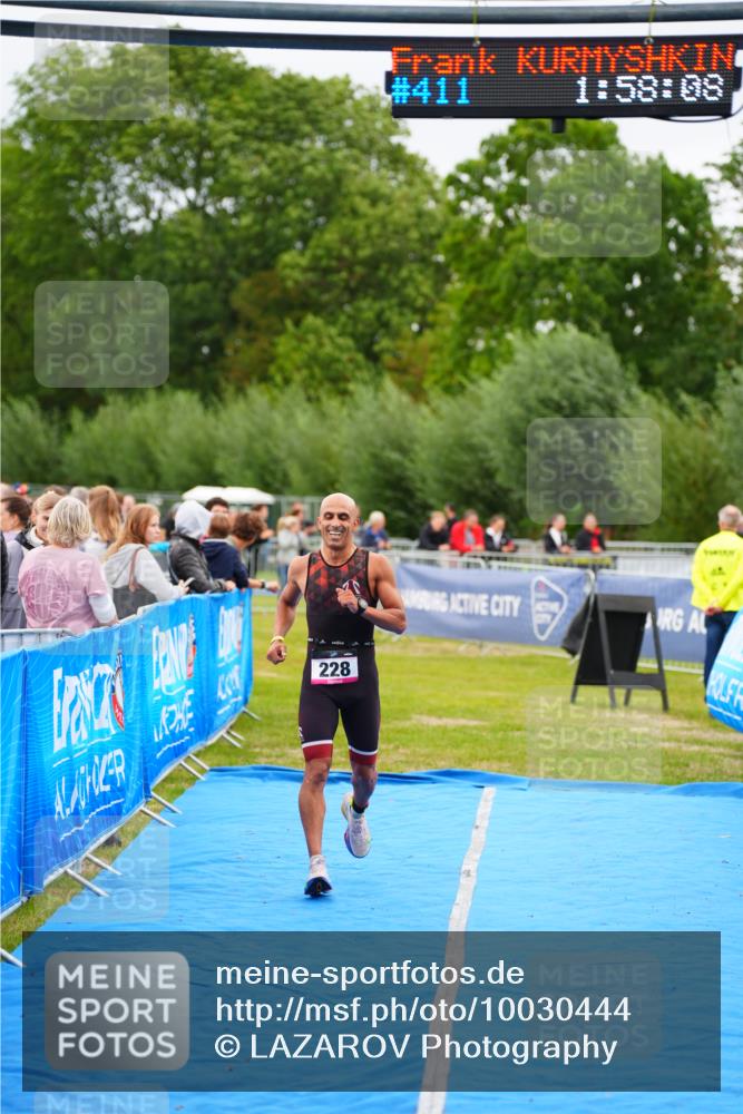 30.08.2026 - Elbe Triathlon Hamburg LAZAROV Photography http://msf.ph/oto/10030444 30.08.2026 10:18:14 Ziel 228 meine-sportfotos.de