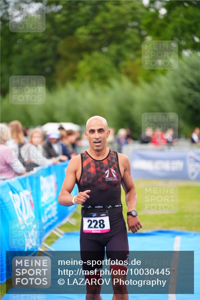 30.08.2026 - Elbe Triathlon Hamburg LAZAROV Photography http://msf.ph/oto/10030445 30.08.2026 10:18:16 Ziel 228 meine-sportfotos.de