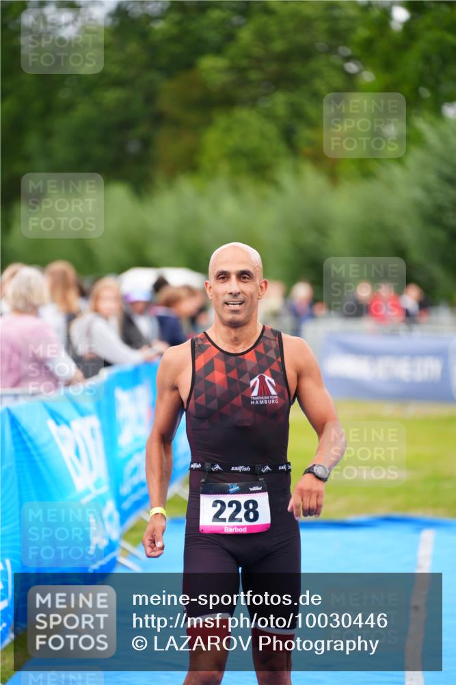 30.08.2026 - Elbe Triathlon Hamburg LAZAROV Photography http://msf.ph/oto/10030446 30.08.2026 10:18:16 Ziel 228 meine-sportfotos.de
