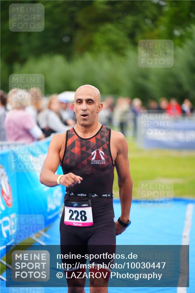 30.08.2026 - Elbe Triathlon Hamburg LAZAROV Photography http://msf.ph/oto/10030447 30.08.2026 10:18:17 Ziel 228 meine-sportfotos.de