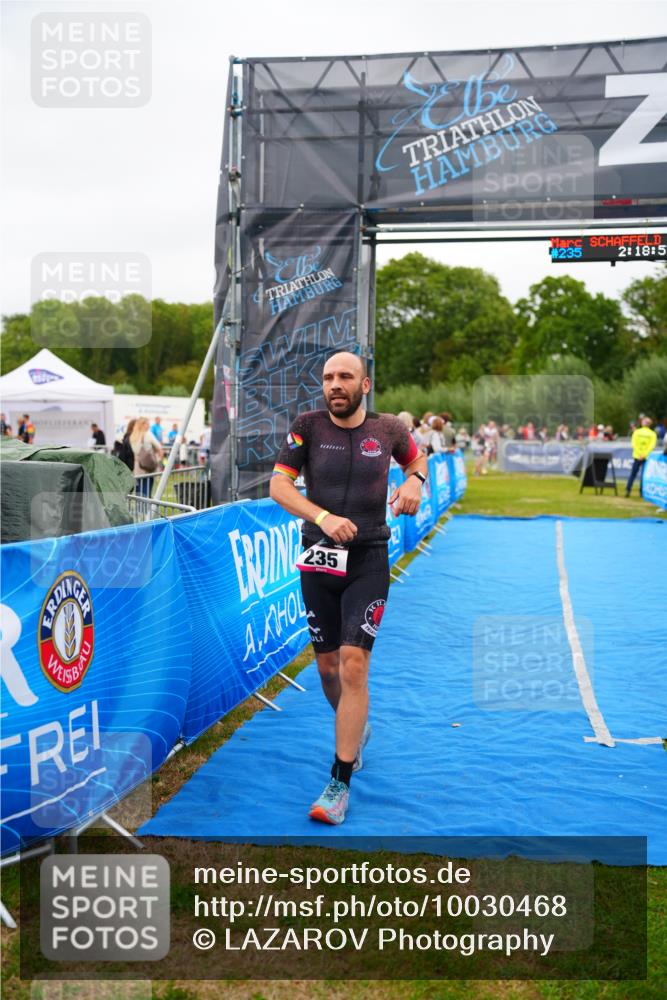 30.08.2026 - Elbe Triathlon Hamburg LAZAROV Photography http://msf.ph/oto/10030468 30.08.2026 10:18:58 Ziel 235 meine-sportfotos.de