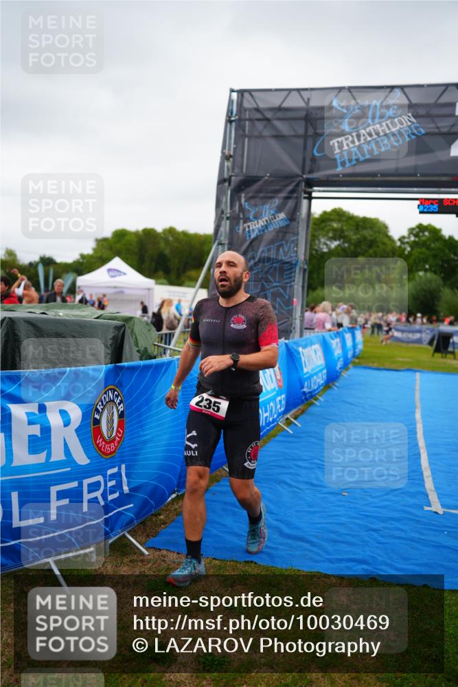 30.08.2026 - Elbe Triathlon Hamburg LAZAROV Photography http://msf.ph/oto/10030469 30.08.2026 10:18:58 Ziel 235 meine-sportfotos.de