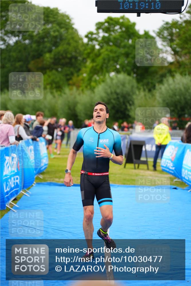30.08.2026 - Elbe Triathlon Hamburg LAZAROV Photography http://msf.ph/oto/10030477 30.08.2026 10:19:11 Ziel 211 meine-sportfotos.de