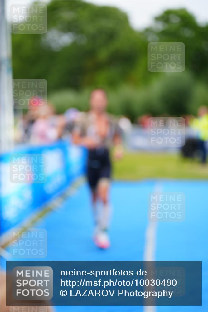 30.08.2026 - Elbe Triathlon Hamburg LAZAROV Photography http://msf.ph/oto/10030490 30.08.2026 10:19:40 Ziel 222 meine-sportfotos.de