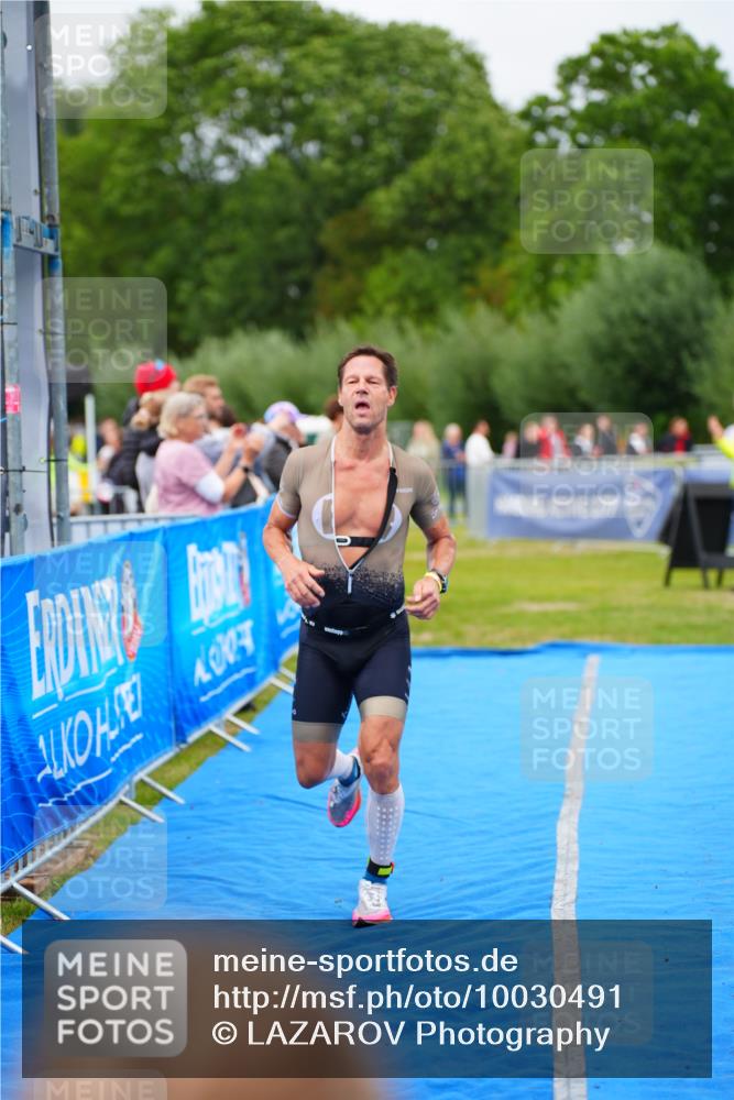 30.08.2026 - Elbe Triathlon Hamburg LAZAROV Photography http://msf.ph/oto/10030491 30.08.2026 10:19:41 Ziel 222 meine-sportfotos.de