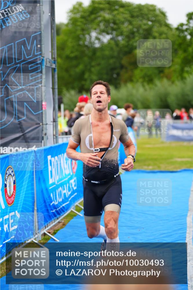 30.08.2026 - Elbe Triathlon Hamburg LAZAROV Photography http://msf.ph/oto/10030493 30.08.2026 10:19:41 Ziel 222 meine-sportfotos.de
