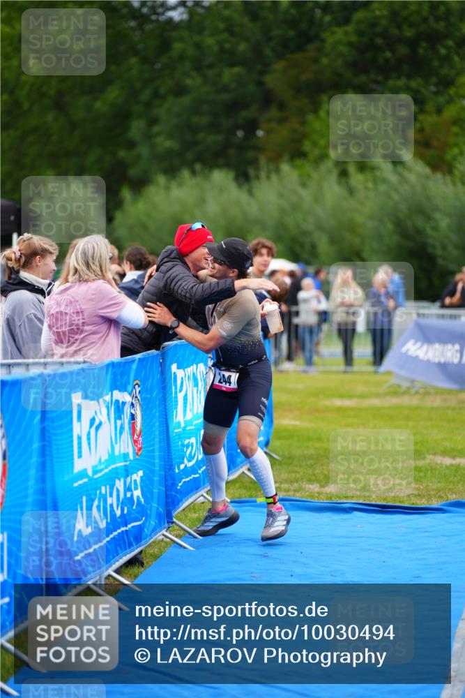 30.08.2026 - Elbe Triathlon Hamburg LAZAROV Photography http://msf.ph/oto/10030494 30.08.2026 10:20:04 Ziel 244 meine-sportfotos.de