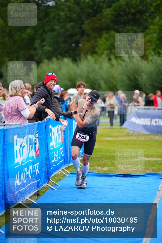 30.08.2026 - Elbe Triathlon Hamburg LAZAROV Photography http://msf.ph/oto/10030495 30.08.2026 10:20:04 Ziel 244 meine-sportfotos.de