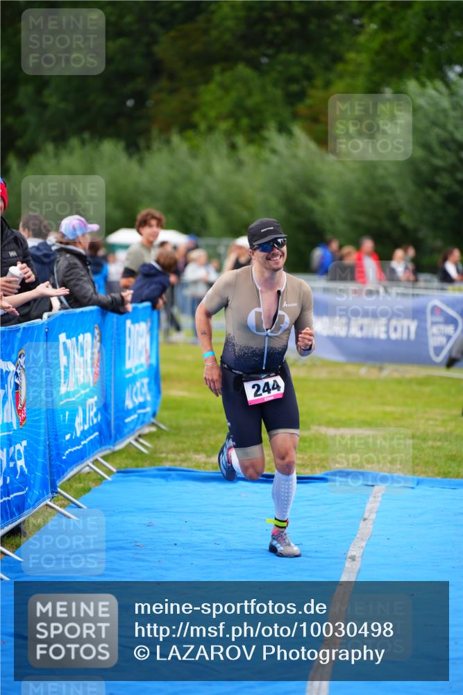 30.08.2026 - Elbe Triathlon Hamburg LAZAROV Photography http://msf.ph/oto/10030498 30.08.2026 10:20:05 Ziel 244 meine-sportfotos.de
