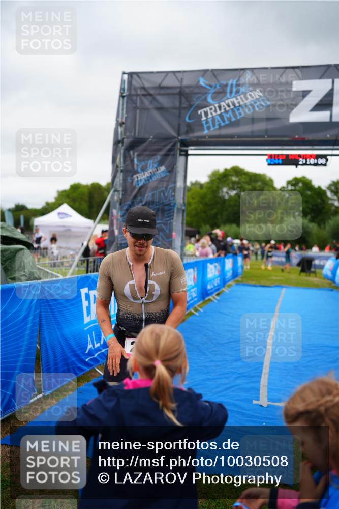 30.08.2026 - Elbe Triathlon Hamburg LAZAROV Photography http://msf.ph/oto/10030508 30.08.2026 10:20:08 Ziel 244 meine-sportfotos.de