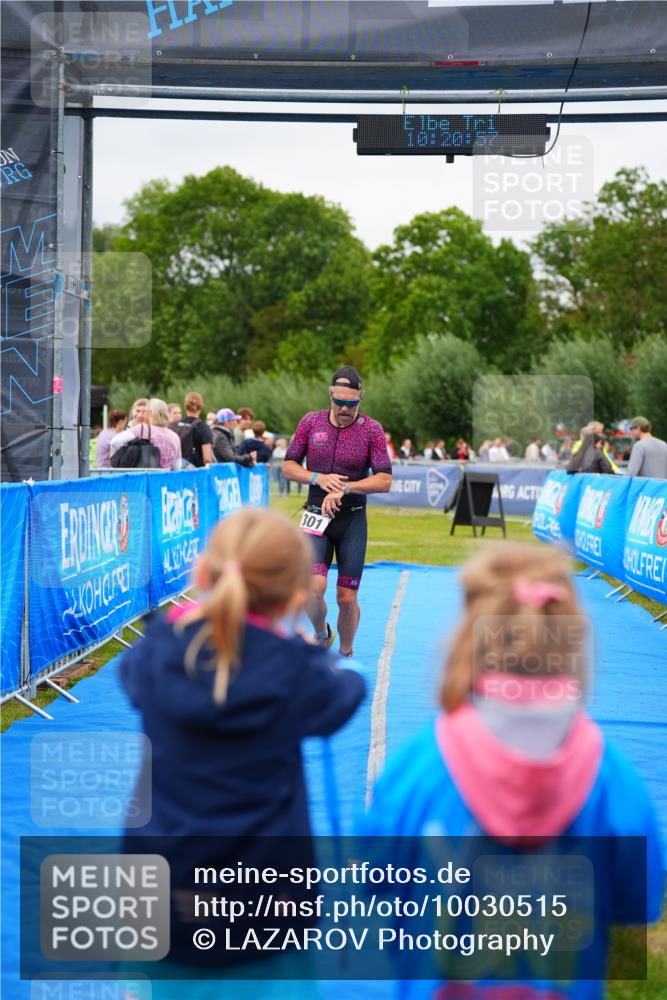 30.08.2026 - Elbe Triathlon Hamburg LAZAROV Photography http://msf.ph/oto/10030515 30.08.2026 10:20:58 Ziel 301 meine-sportfotos.de