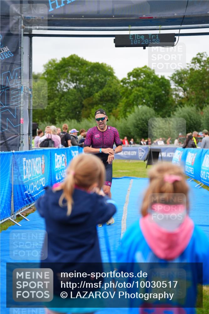 30.08.2026 - Elbe Triathlon Hamburg LAZAROV Photography http://msf.ph/oto/10030517 30.08.2026 10:20:58 Ziel 301 meine-sportfotos.de