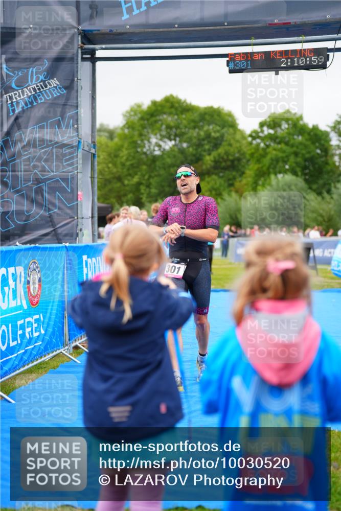 30.08.2026 - Elbe Triathlon Hamburg LAZAROV Photography http://msf.ph/oto/10030520 30.08.2026 10:20:59 Ziel 301 meine-sportfotos.de