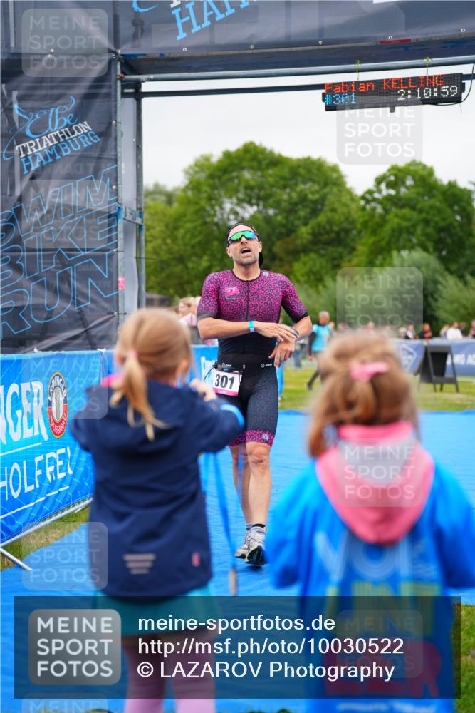 30.08.2026 - Elbe Triathlon Hamburg LAZAROV Photography http://msf.ph/oto/10030522 30.08.2026 10:20:59 Ziel 301 meine-sportfotos.de