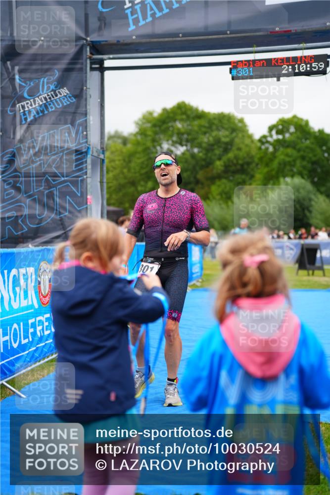 30.08.2026 - Elbe Triathlon Hamburg LAZAROV Photography http://msf.ph/oto/10030524 30.08.2026 10:21:00 Ziel 301 meine-sportfotos.de