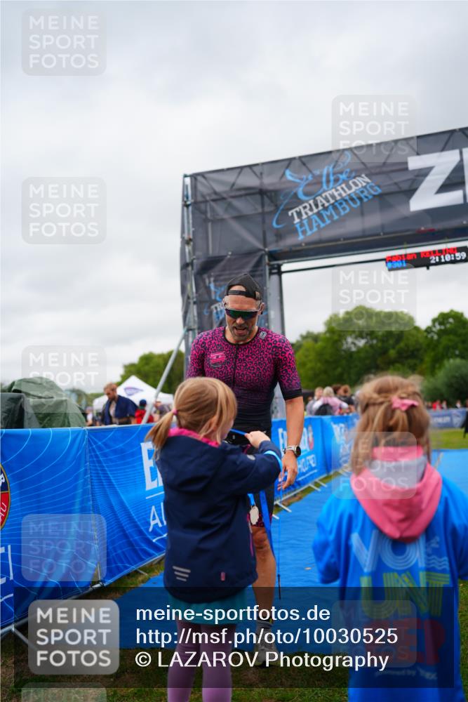 30.08.2026 - Elbe Triathlon Hamburg LAZAROV Photography http://msf.ph/oto/10030525 30.08.2026 10:21:02 Ziel 229 meine-sportfotos.de