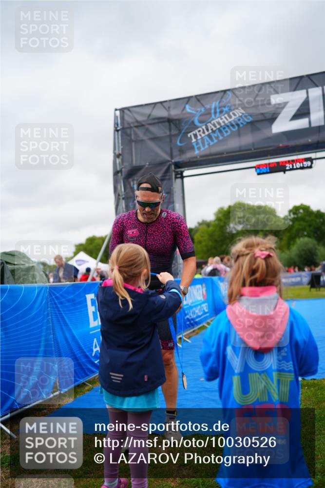 30.08.2026 - Elbe Triathlon Hamburg LAZAROV Photography http://msf.ph/oto/10030526 30.08.2026 10:21:03 Ziel 229 meine-sportfotos.de