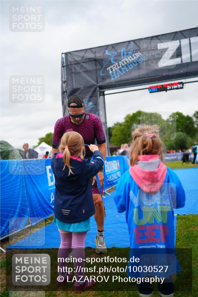30.08.2026 - Elbe Triathlon Hamburg LAZAROV Photography http://msf.ph/oto/10030527 30.08.2026 10:21:03 Ziel 229 meine-sportfotos.de