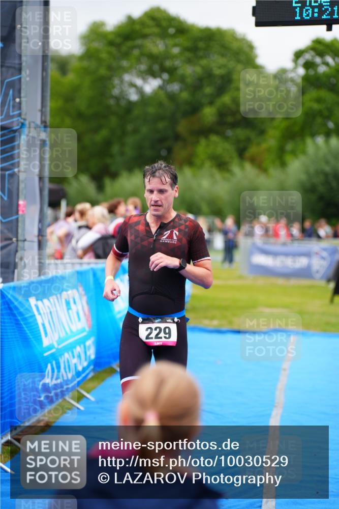 30.08.2026 - Elbe Triathlon Hamburg LAZAROV Photography http://msf.ph/oto/10030529 30.08.2026 10:21:11 Ziel 229 meine-sportfotos.de