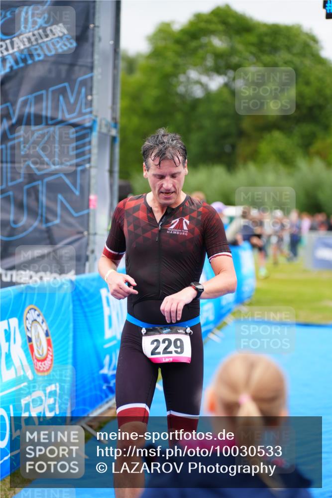 30.08.2026 - Elbe Triathlon Hamburg LAZAROV Photography http://msf.ph/oto/10030533 30.08.2026 10:21:11 Ziel 229 meine-sportfotos.de
