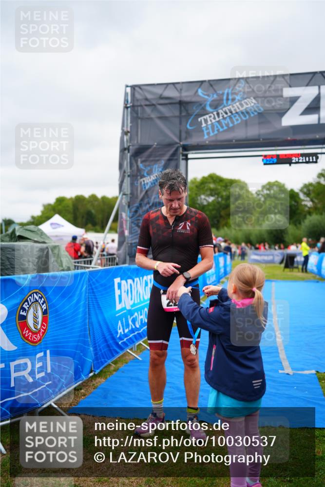 30.08.2026 - Elbe Triathlon Hamburg LAZAROV Photography http://msf.ph/oto/10030537 30.08.2026 10:21:14 Ziel  meine-sportfotos.de