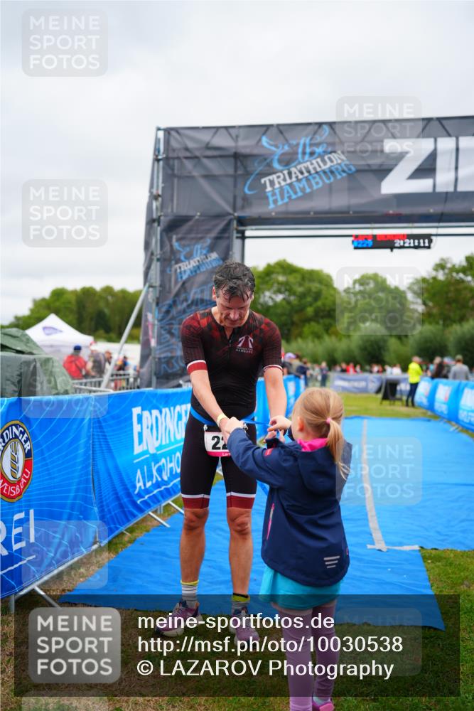 30.08.2026 - Elbe Triathlon Hamburg LAZAROV Photography http://msf.ph/oto/10030538 30.08.2026 10:21:15 Ziel  meine-sportfotos.de