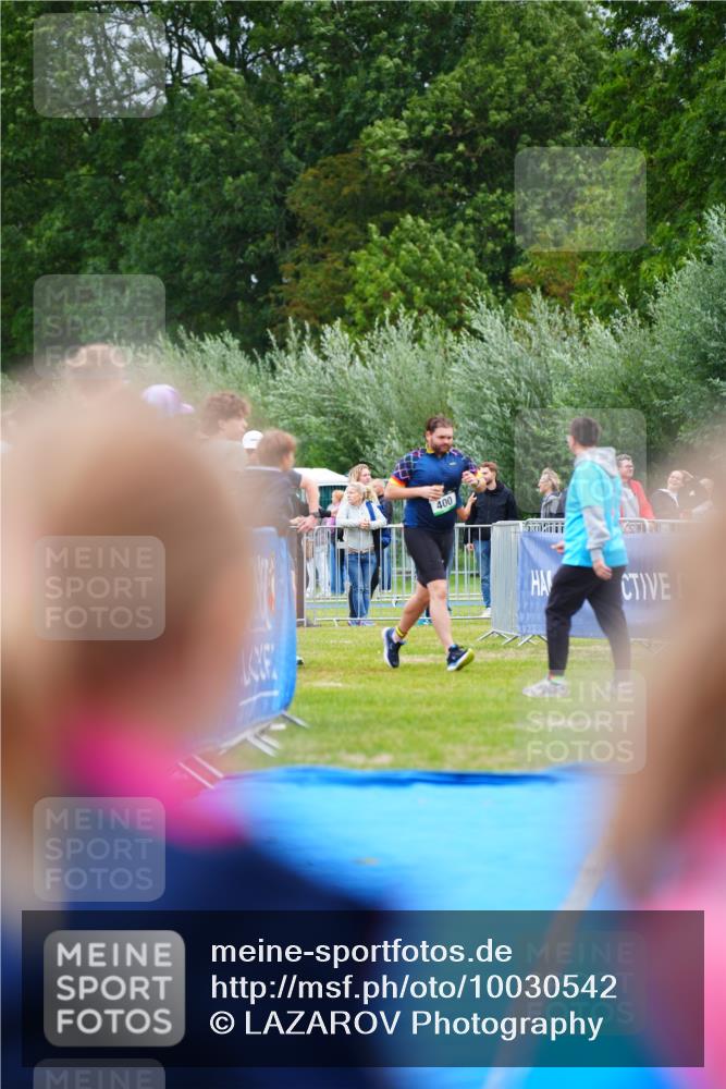 30.08.2026 - Elbe Triathlon Hamburg LAZAROV Photography http://msf.ph/oto/10030542 30.08.2026 10:21:34 Ziel  meine-sportfotos.de