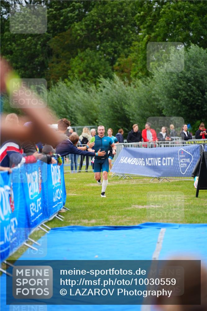 30.08.2026 - Elbe Triathlon Hamburg LAZAROV Photography http://msf.ph/oto/10030559 30.08.2026 10:22:23 Ziel 200 meine-sportfotos.de