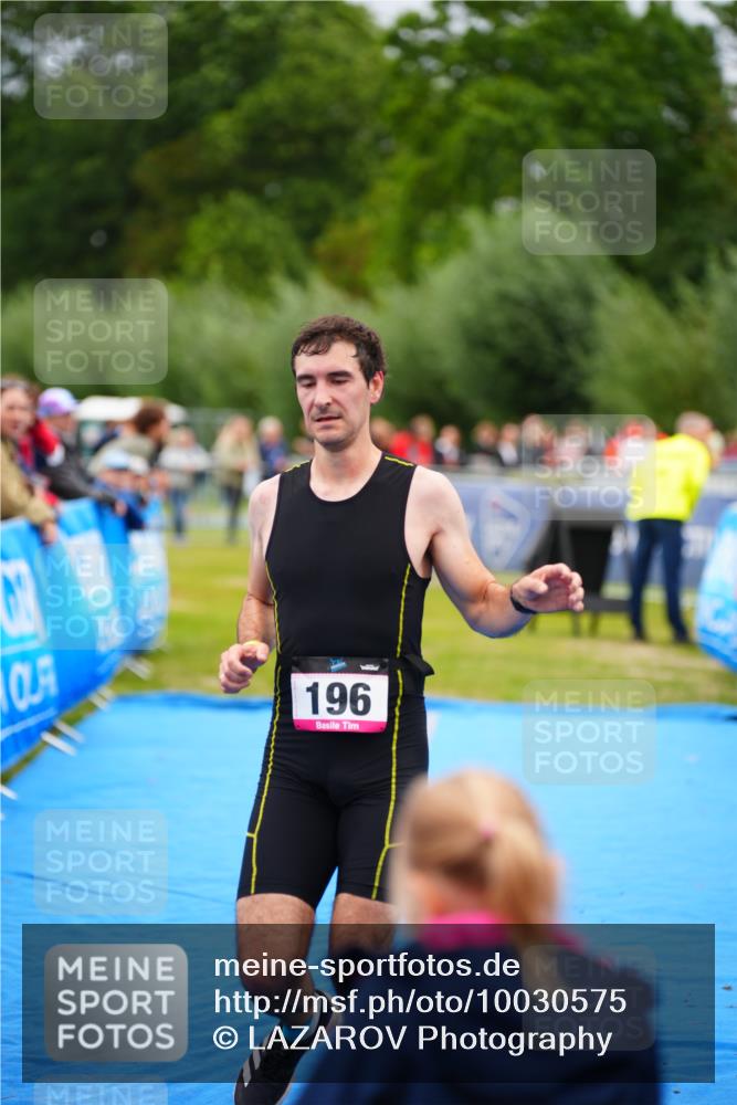 30.08.2026 - Elbe Triathlon Hamburg LAZAROV Photography http://msf.ph/oto/10030575 30.08.2026 10:24:09 Ziel 196 meine-sportfotos.de
