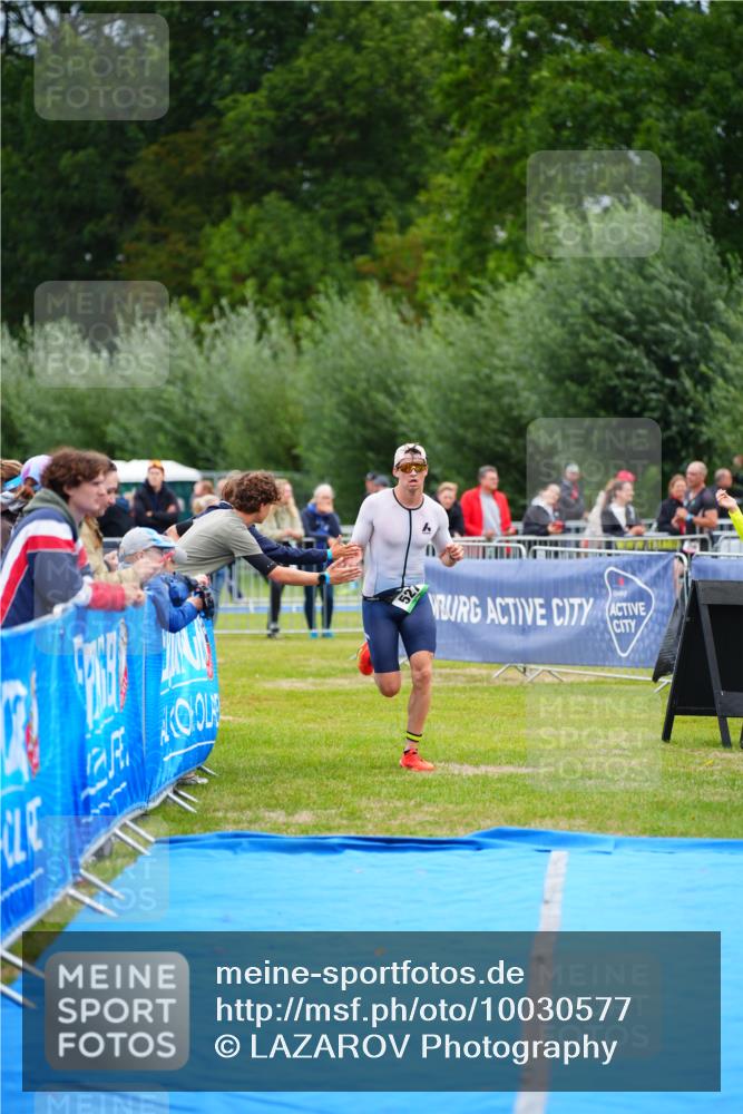 30.08.2026 - Elbe Triathlon Hamburg LAZAROV Photography http://msf.ph/oto/10030577 30.08.2026 10:25:00 Ziel 527 meine-sportfotos.de