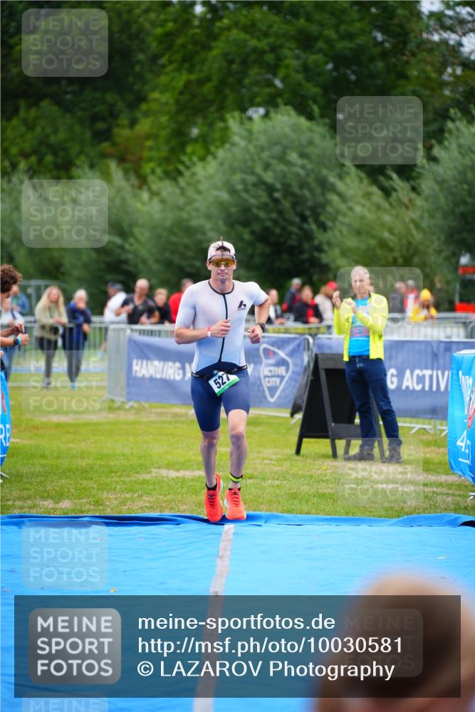 30.08.2026 - Elbe Triathlon Hamburg LAZAROV Photography http://msf.ph/oto/10030581 30.08.2026 10:25:01 Ziel 258, 527 meine-sportfotos.de