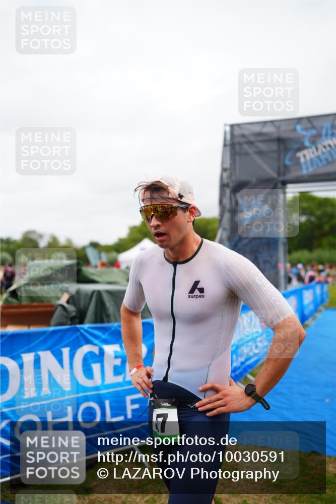 30.08.2026 - Elbe Triathlon Hamburg LAZAROV Photography http://msf.ph/oto/10030591 30.08.2026 10:25:06 Ziel 258, 527 meine-sportfotos.de