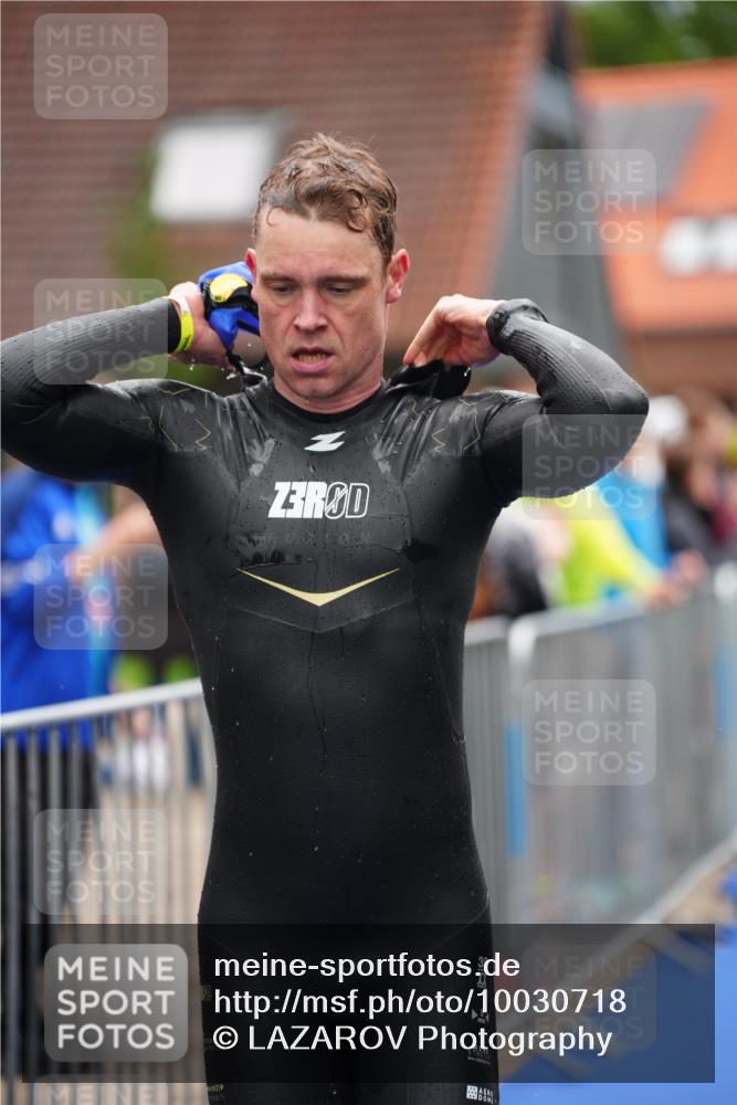 30.08.2026 - Elbe Triathlon Hamburg LAZAROV Photography http://msf.ph/oto/10030718 30.08.2026 08:27:28 Schwimmen 232, 238, 240 meine-sportfotos.de