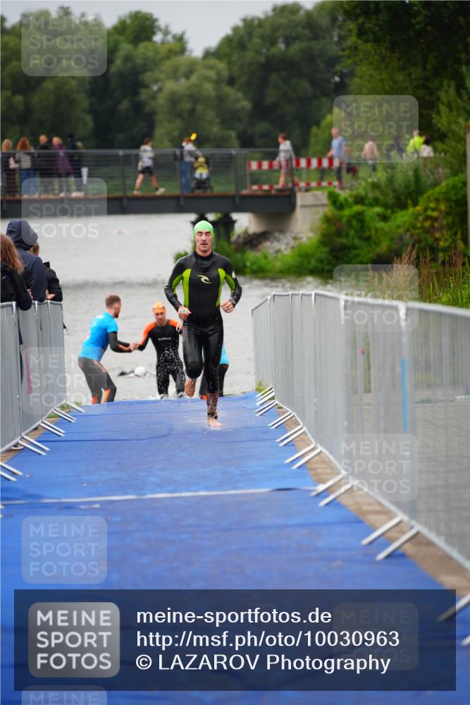 30.08.2026 - Elbe Triathlon Hamburg LAZAROV Photography http://msf.ph/oto/10030963 30.08.2026 08:32:08 Schwimmen  meine-sportfotos.de