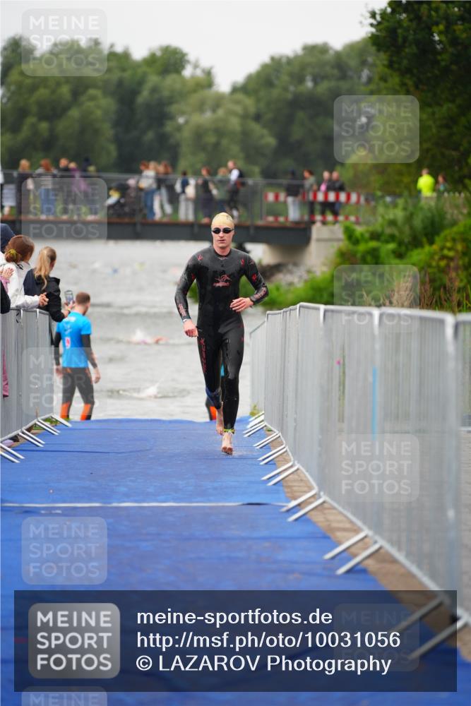 30.08.2026 - Elbe Triathlon Hamburg LAZAROV Photography http://msf.ph/oto/10031056 30.08.2026 08:34:43 Schwimmen 309 meine-sportfotos.de