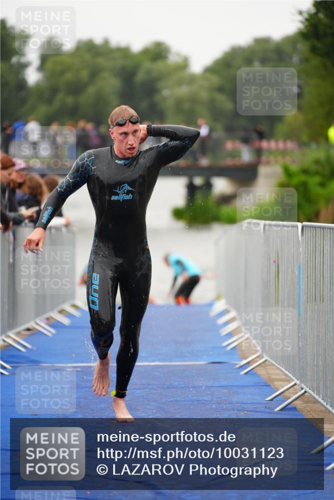 30.08.2026 - Elbe Triathlon Hamburg LAZAROV Photography http://msf.ph/oto/10031123 30.08.2026 08:35:05 Schwimmen 322, 368 meine-sportfotos.de