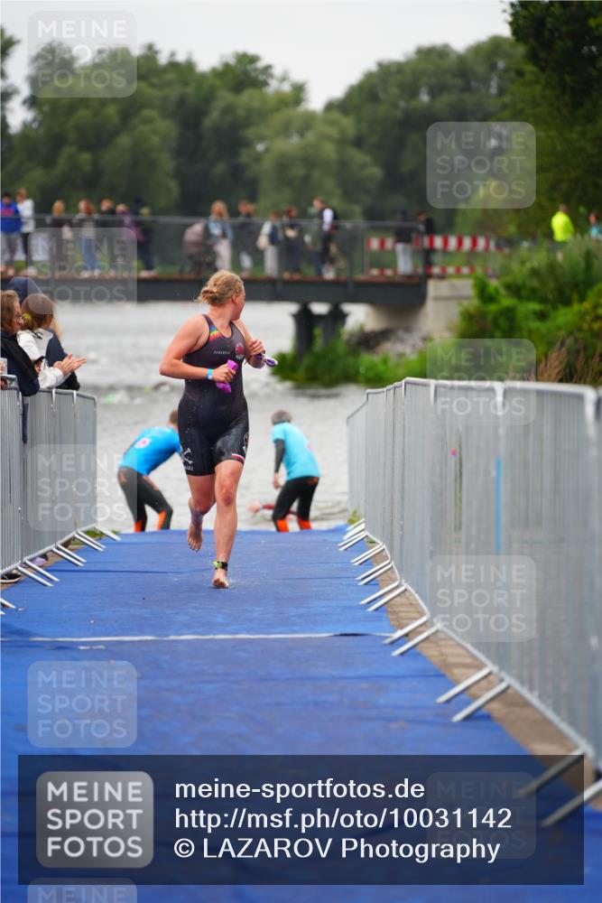 30.08.2026 - Elbe Triathlon Hamburg LAZAROV Photography http://msf.ph/oto/10031142 30.08.2026 08:35:12 Schwimmen 322, 334, 368 meine-sportfotos.de