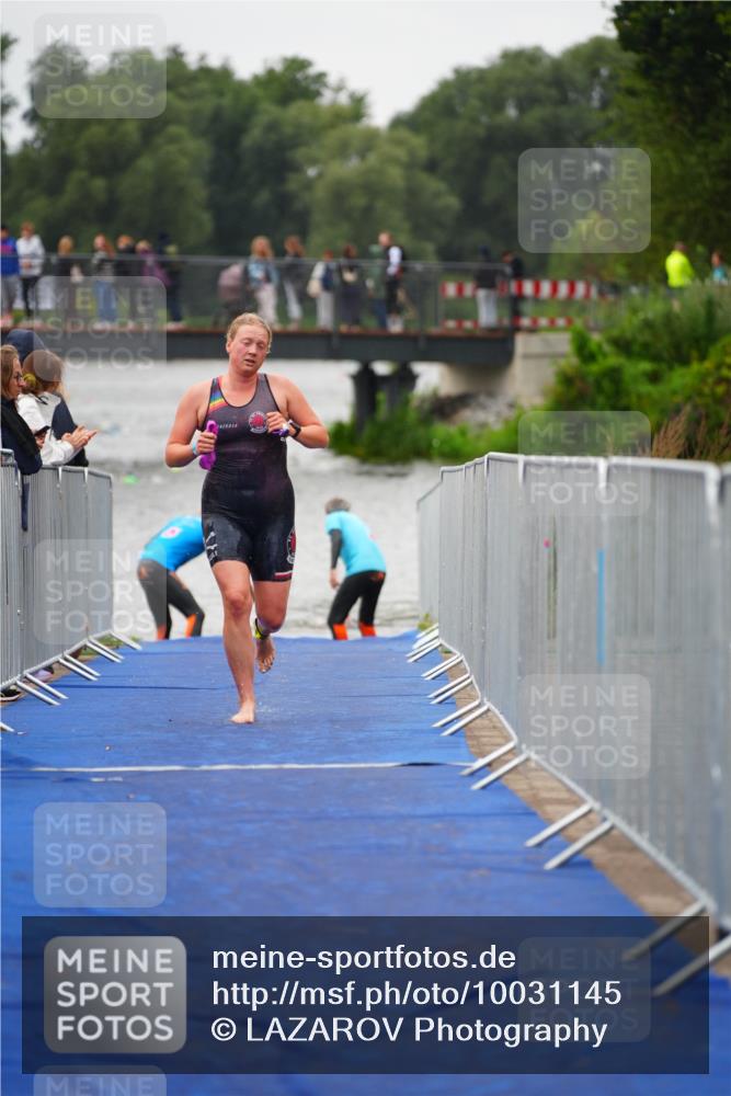 30.08.2026 - Elbe Triathlon Hamburg LAZAROV Photography http://msf.ph/oto/10031145 30.08.2026 08:35:12 Schwimmen 322, 334, 368 meine-sportfotos.de