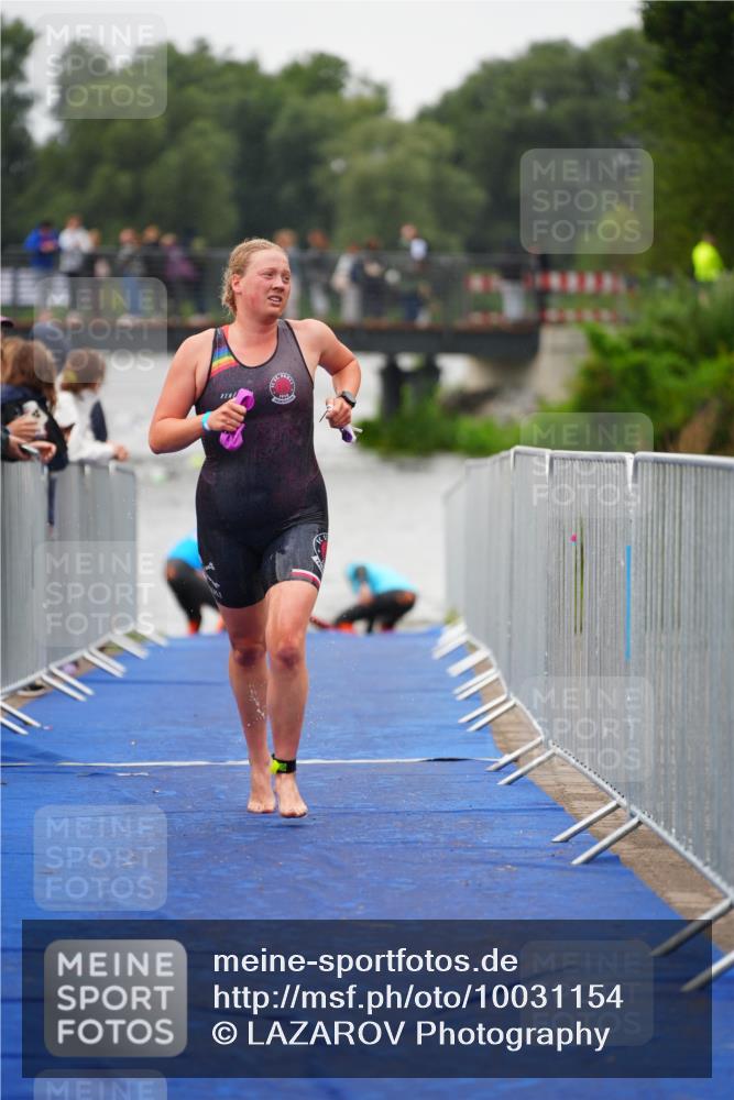 30.08.2026 - Elbe Triathlon Hamburg LAZAROV Photography http://msf.ph/oto/10031154 30.08.2026 08:35:14 Schwimmen 322, 334, 368 meine-sportfotos.de
