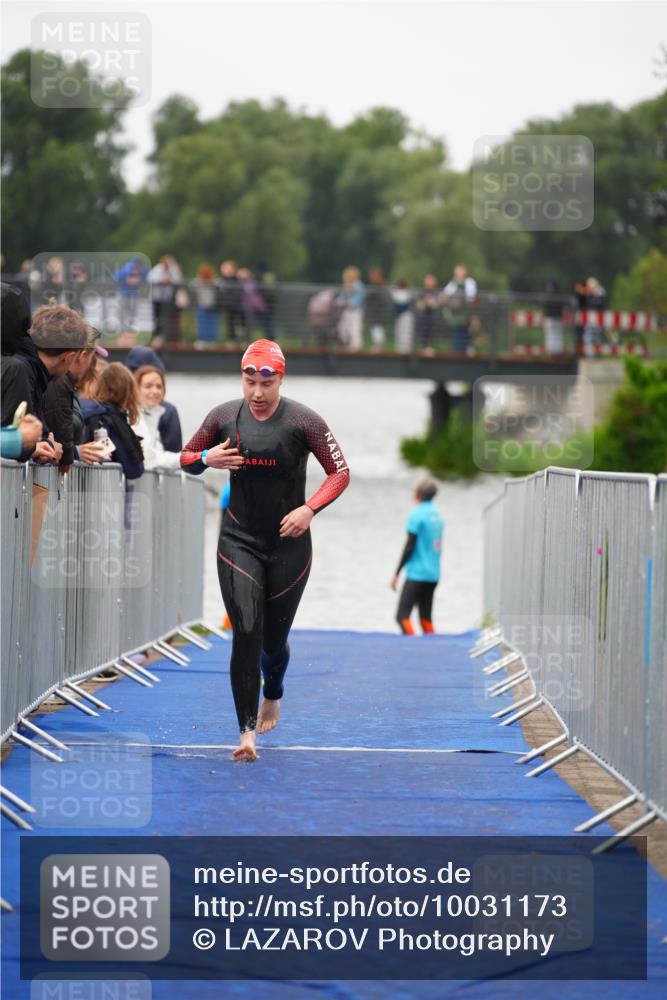 30.08.2026 - Elbe Triathlon Hamburg LAZAROV Photography http://msf.ph/oto/10031173 30.08.2026 08:35:24 Schwimmen 334, 357 meine-sportfotos.de