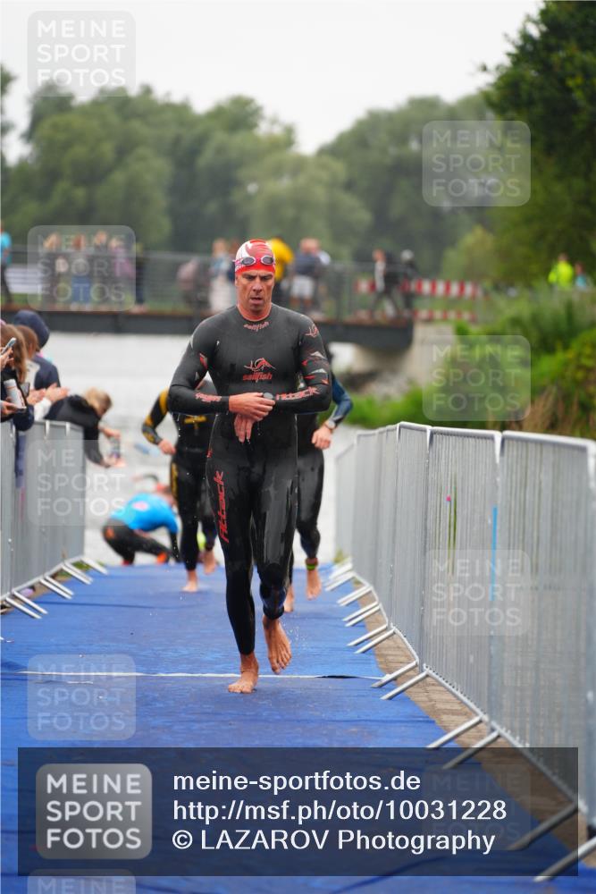 30.08.2026 - Elbe Triathlon Hamburg LAZAROV Photography http://msf.ph/oto/10031228 30.08.2026 08:36:00 Schwimmen 254, 280, 312 meine-sportfotos.de