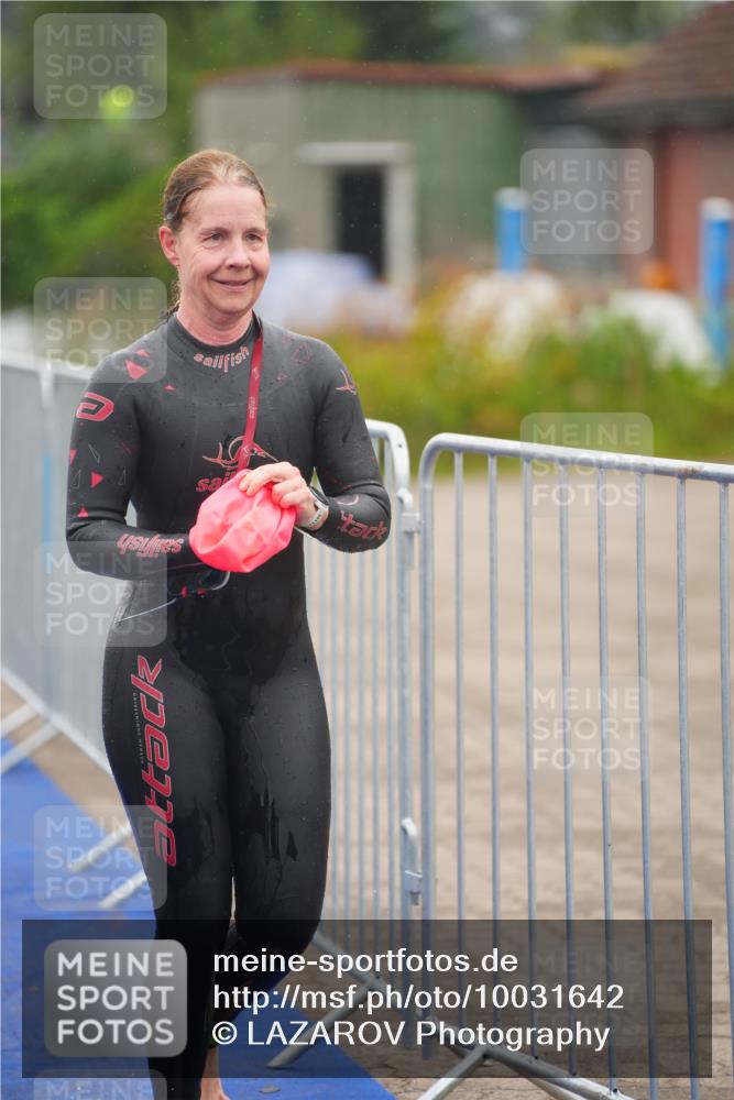 30.08.2026 - Elbe Triathlon Hamburg LAZAROV Photography http://msf.ph/oto/10031642 30.08.2026 08:37:35 Schwimmen 361 meine-sportfotos.de
