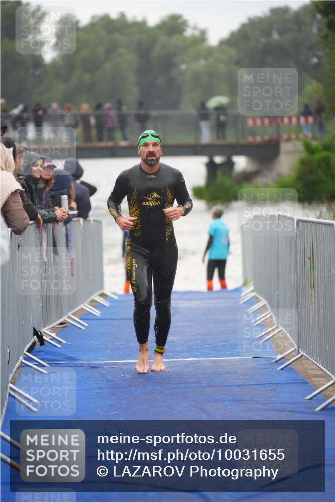 30.08.2026 - Elbe Triathlon Hamburg LAZAROV Photography http://msf.ph/oto/10031655 30.08.2026 08:37:45 Schwimmen 295, 361 meine-sportfotos.de