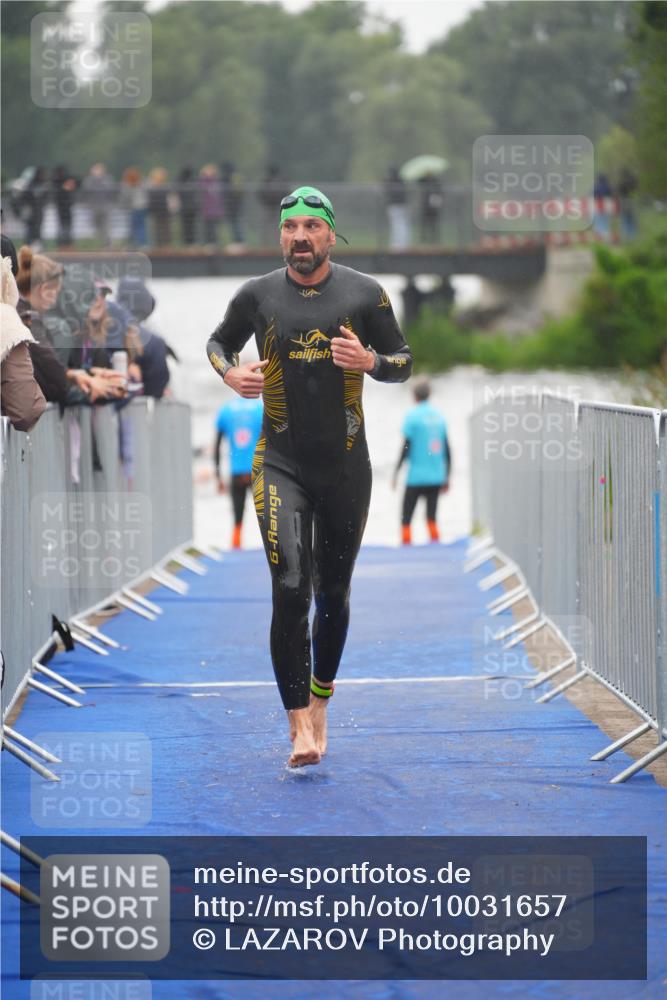 30.08.2026 - Elbe Triathlon Hamburg LAZAROV Photography http://msf.ph/oto/10031657 30.08.2026 08:37:46 Schwimmen 295, 361 meine-sportfotos.de