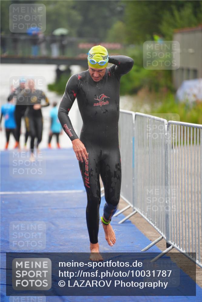 30.08.2026 - Elbe Triathlon Hamburg LAZAROV Photography http://msf.ph/oto/10031787 30.08.2026 08:38:37 Schwimmen 286, 359, 366 meine-sportfotos.de
