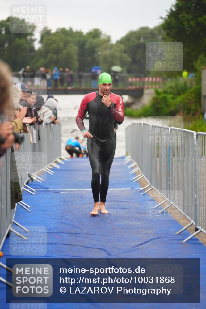 30.08.2026 - Elbe Triathlon Hamburg LAZAROV Photography http://msf.ph/oto/10031868 30.08.2026 08:39:08 Schwimmen 251, 255, 275, 284, 353 meine-sportfotos.de