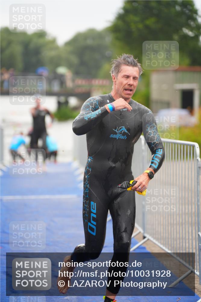 30.08.2026 - Elbe Triathlon Hamburg LAZAROV Photography http://msf.ph/oto/10031928 30.08.2026 08:39:22 Schwimmen 270, 351, 389, 391 meine-sportfotos.de