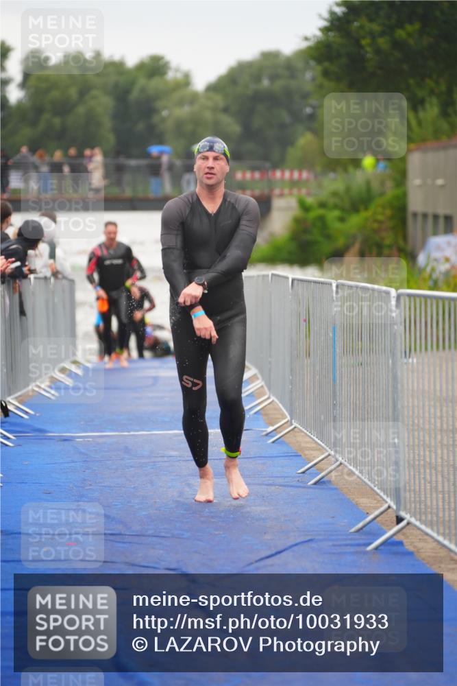 30.08.2026 - Elbe Triathlon Hamburg LAZAROV Photography http://msf.ph/oto/10031933 30.08.2026 08:39:25 Schwimmen 263, 270, 351, 389, 391 meine-sportfotos.de