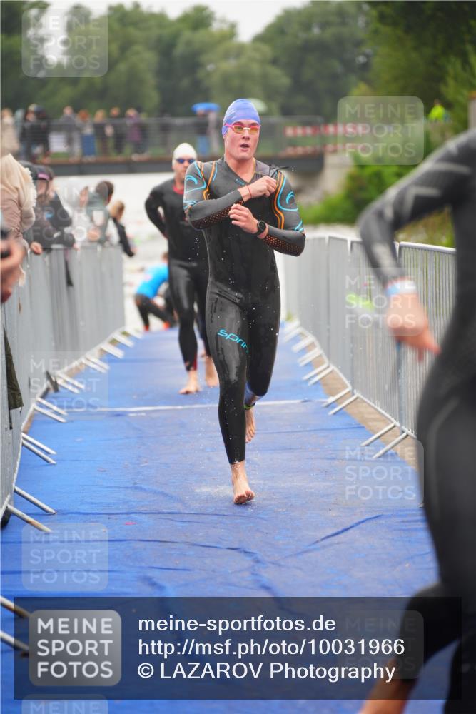 30.08.2026 - Elbe Triathlon Hamburg LAZAROV Photography http://msf.ph/oto/10031966 30.08.2026 08:39:34 Schwimmen 263, 270, 285, 297, 347, 380, 389, 411 meine-sportfotos.de