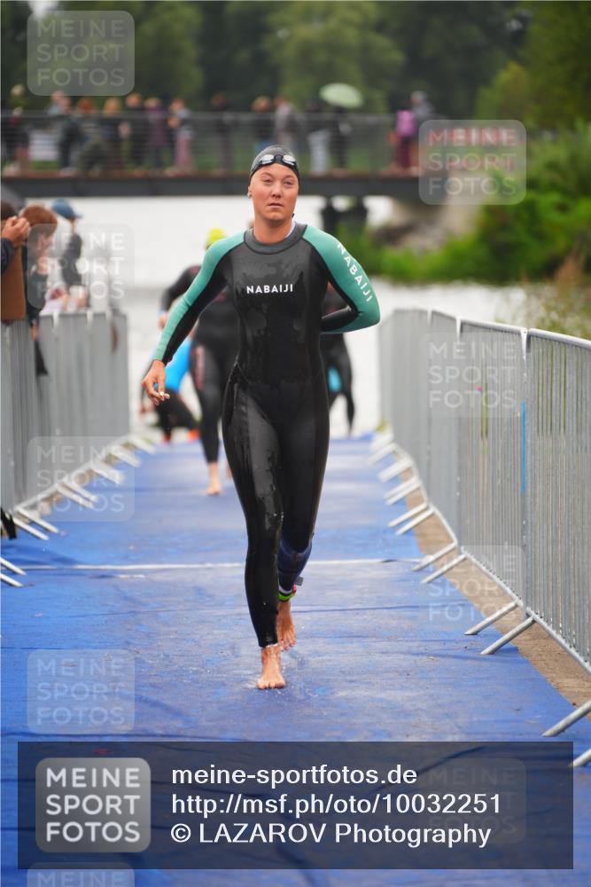 30.08.2026 - Elbe Triathlon Hamburg LAZAROV Photography http://msf.ph/oto/10032251 30.08.2026 08:41:11 Schwimmen 273, 299, 301, 302, 327, 329, 340, 369, 376, 386, 393 meine-sportfotos.de